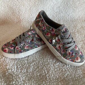 Blowfish Malibu Floral Sneakers Girls Size 4 Casual Shoes